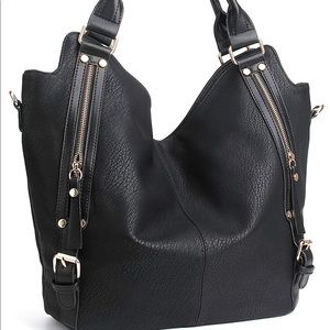 Black hand bag by Joyson.